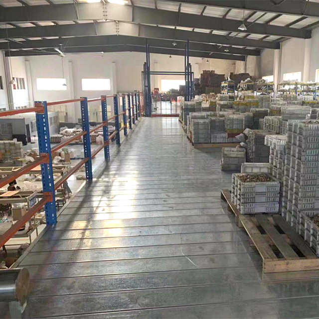 Planchers de mezzanine en acier de stockage à plusieurs niveaux résistants aux besoins du client d&#39;entrepôt